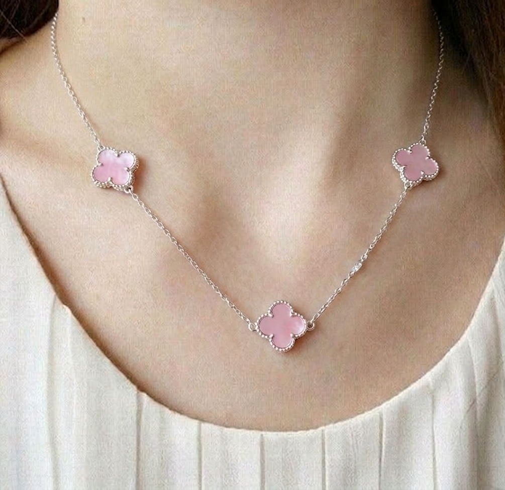Collar trébol tendencia rosa