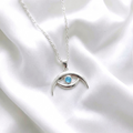 Collar de ojo protector con calcedonia