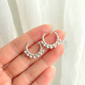 Aros argollas con bolitas pequeños